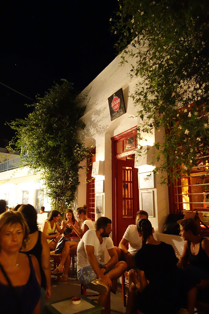 Le bar rock Doloma à Apollonia