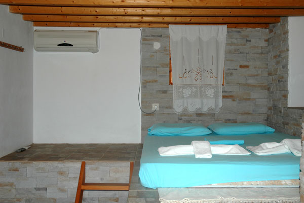 Maria studios dans Cheronissos, par la mer