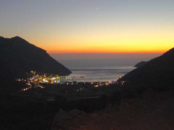 Katerina chambres à Agia Marina de Kamares avec vue magique pour le coucher du soleil