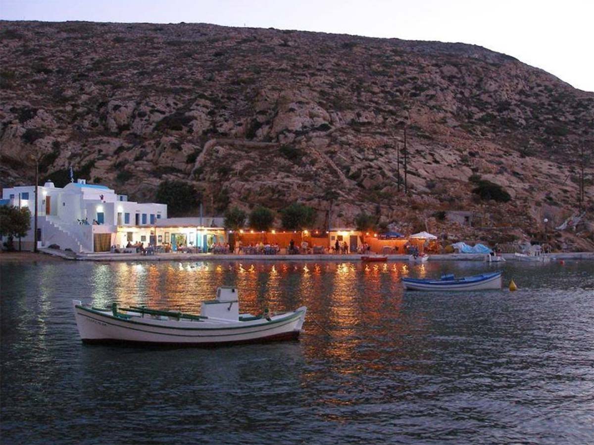 La taverne de poisson Fyssas, juste à côté de la mer