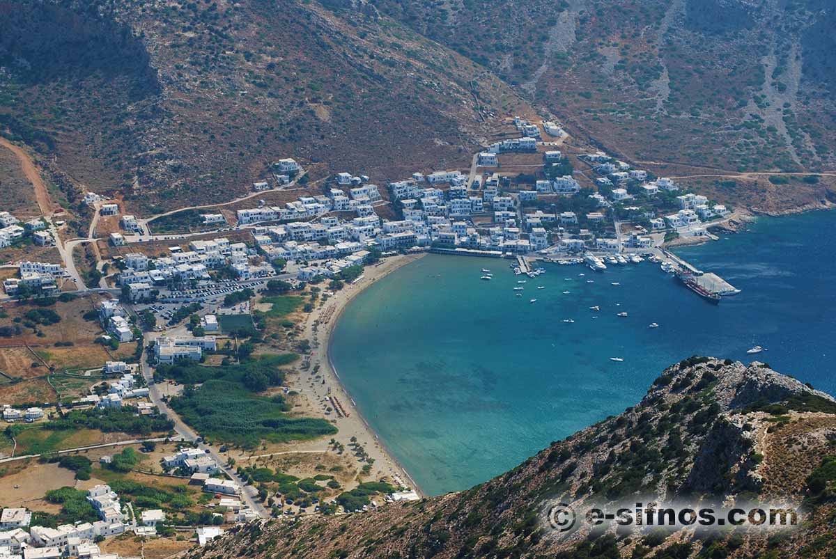 La baie de Kamares, du monastère d'Agios Simeon