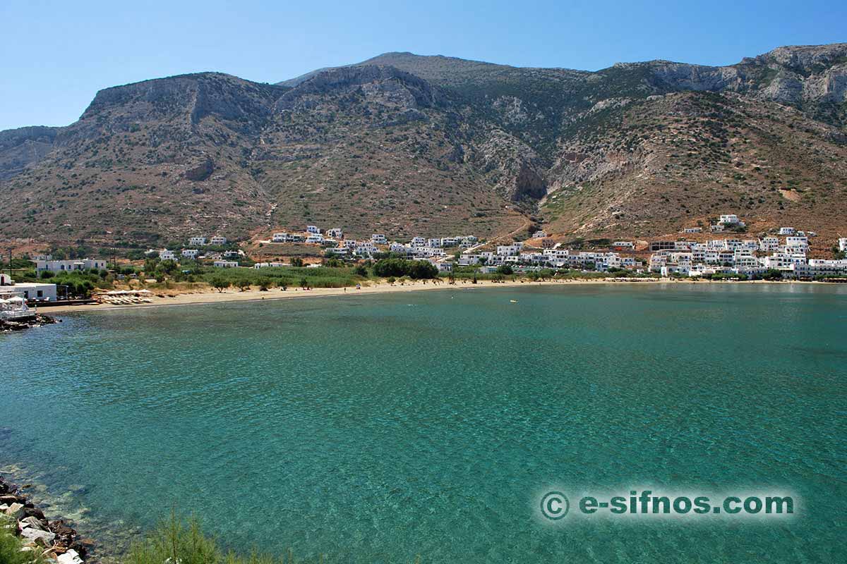 La plage de Kamares à Sifnos